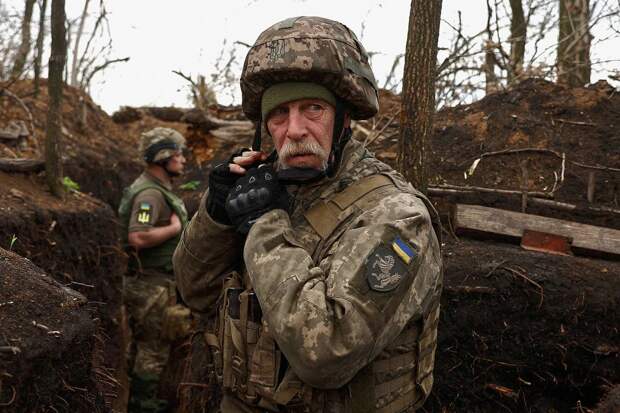 «Нет желающих получить ядерной бомбой» Как меняется стратегия боевых действий на Украине и что может обрушить оборону ВСУ?