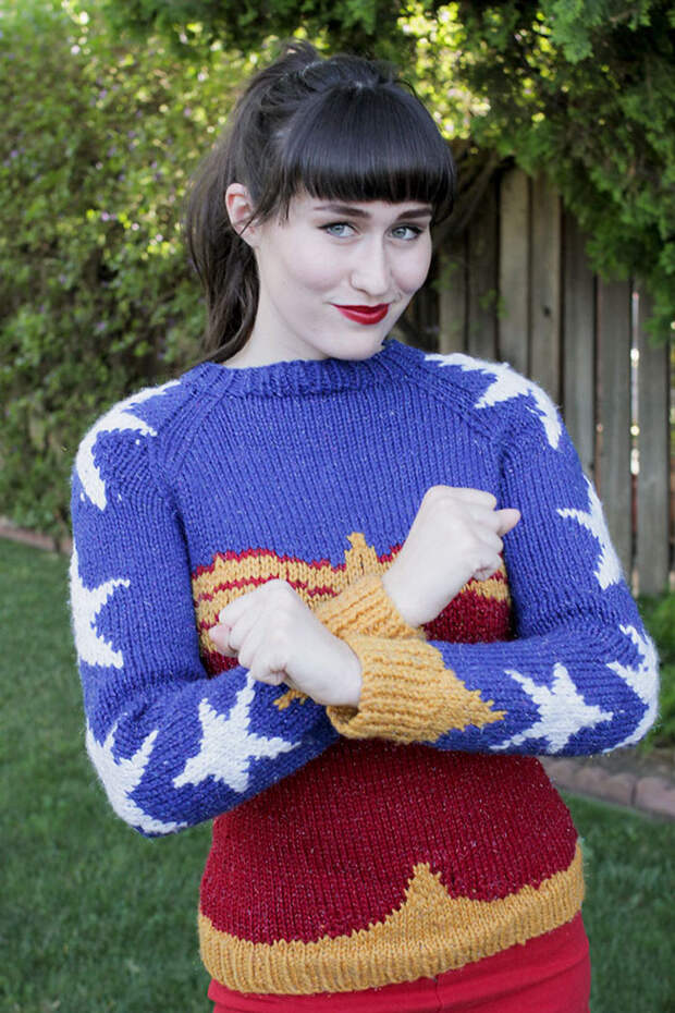 knitted-wonder-women-sweater-1