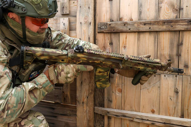 ТАСС: концерн "Калашников" за полгода разработал автомат АК-12К для штурмовиков