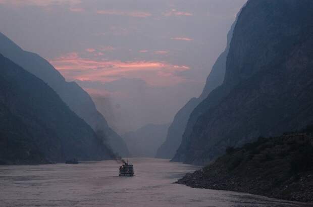 Самая длинная река Азии.