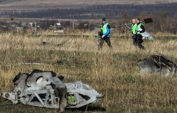 На месте крушения Boeing в  Донецкой  области, 6 ноября 2014 года