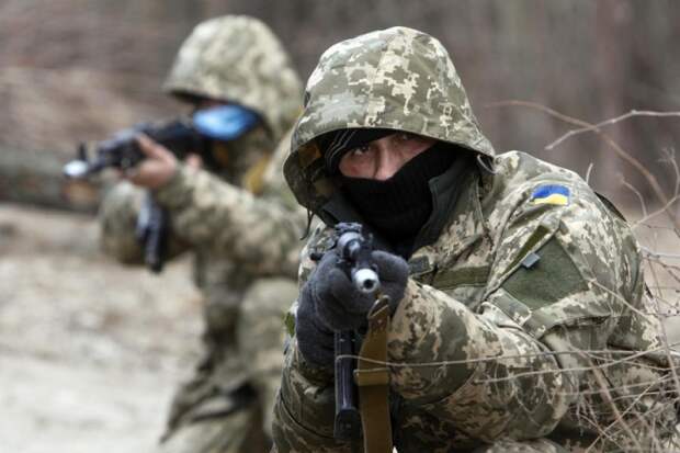 Каратели нелегально вывозят оружие из зоны силовой операции в Донбассе