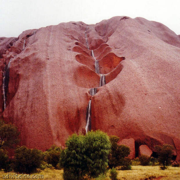 Скала Улуру (Айерс Рок),  Австралия. Фото /Uluru (Ayers Rock), Australia