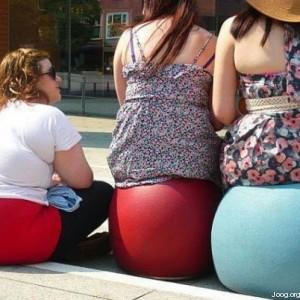 funny-girls-behind