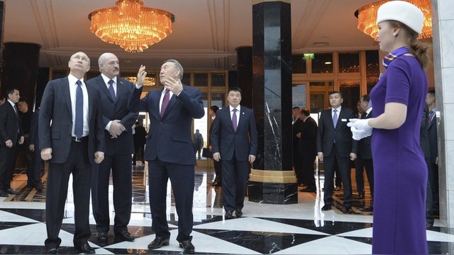 New Europe: Россия входит в силу, прикрывшись Грецией