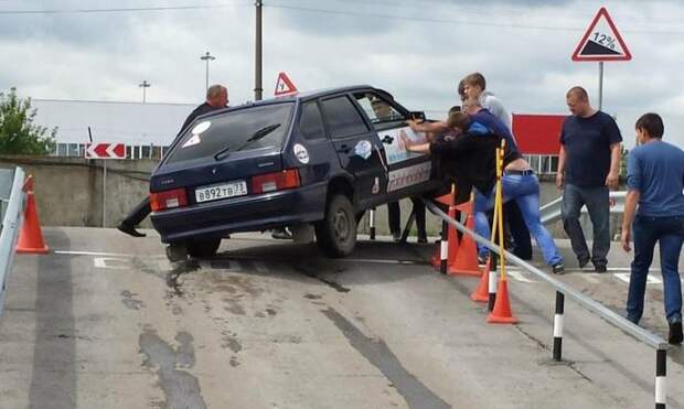 Подборка автоприколов (20 фото) Подборка автоприколов (20 фото)