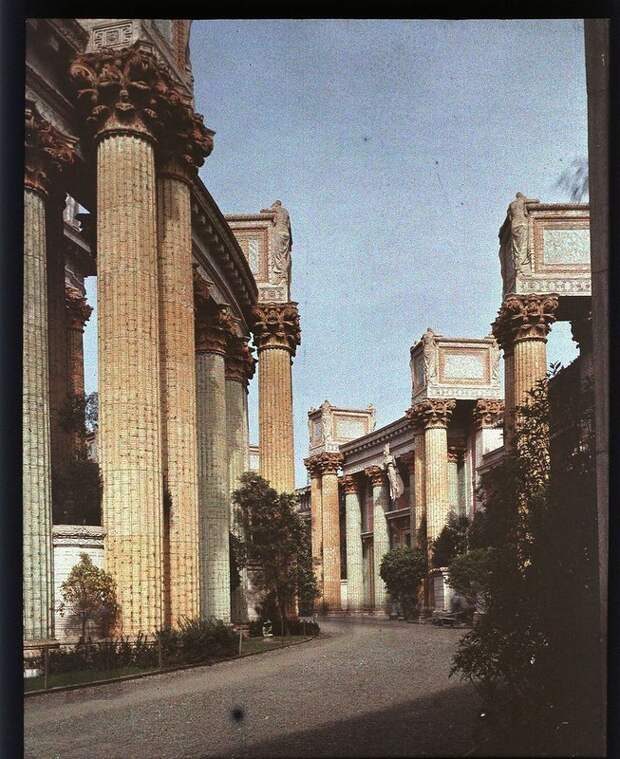 1915 Panama-Pacific-Exposition Colonnades, Palace of Fine Arts.jpg 1915 Panama-Pacific-Exposition Colonnades, Palace of Fine Arts.jpg