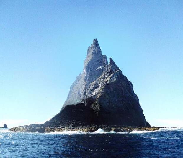 rocks17 Самые красивые и необычные морские скалы