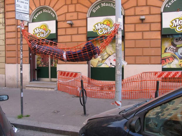 Странные городские скульптуры Марка Дженкинса