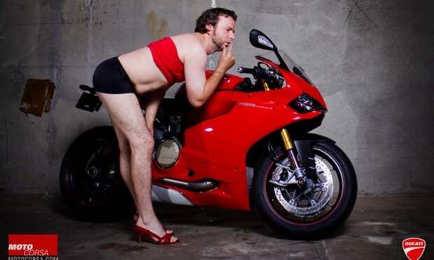 Нестандартная реклама мотоциклов: не сексапильные красотки, а настоящие мужики