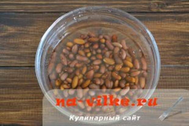 Салат с фасолью и куриным филе