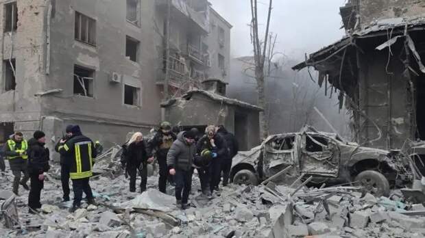 Странные взрывы в Харькове: Киев заявляет о ракетном ударе ВС РФ