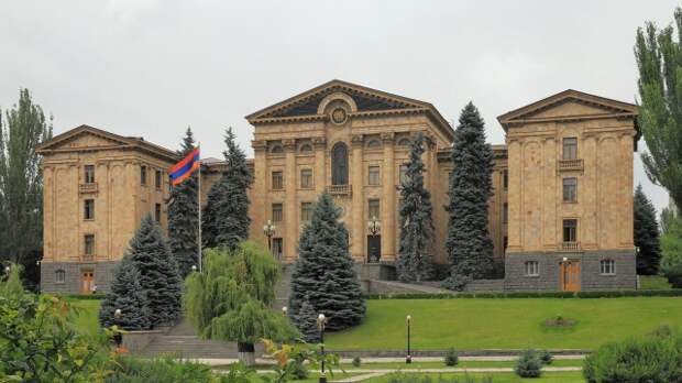 Здание Национального Собрания Республики Армения. Ереван, Армения