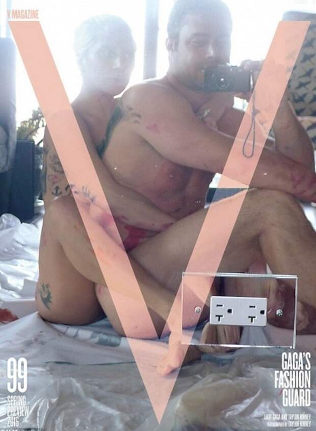 Леди Гага и ее жених снялись обнаженными для обложки журнала V Magazine 
