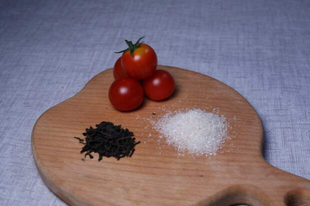 Продукты, которые нужны для приготовления сладких вяленых помидоров