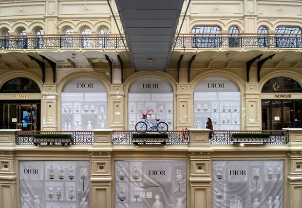 Dior захотел возобновить работу флагманских магазинов в Москве