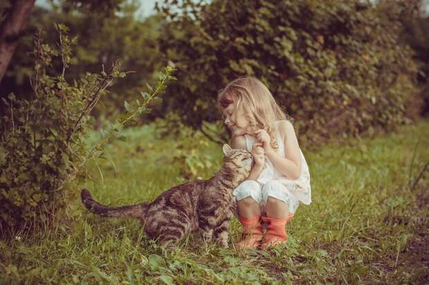 children-cat-playing-photography-3_result