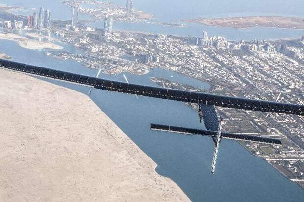 Солнечный самолет вылетел в кругосветное путешествие