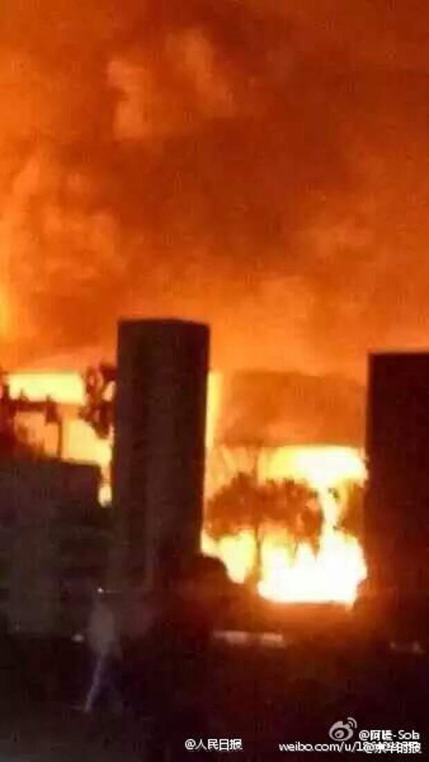 СМИ: На химзаводе на востоке Китая снова произошёл мощный взрыв СМИ: На химзаводе на востоке Китая снова произошёл мощный взрыв