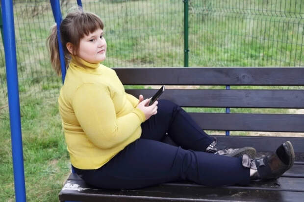 Экранное время. Врач Тараско рассказала, что из-за гаджетов дети толстеют