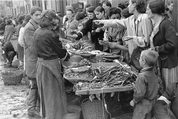 Запретные фотографии : Варшавское гетто летом 1941 года warsawgetto17 Запретные фотографии : Варшавское гетто летом 1941 года
