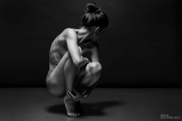 Российский фотограф, который умеет фотографировать oбнaжённых женщин так, чтобы это не было пошло Российский фотограф, который умеет фотографировать oбнaжённых женщин так, чтобы это не было пошло