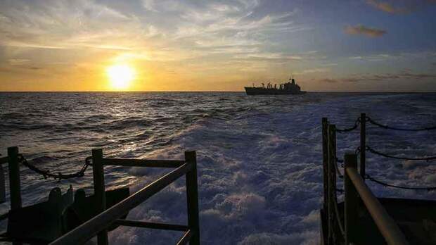 В Иране заявили о приостановке транзита судов через Ормуз