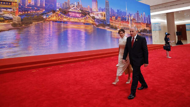 Пашинян попросил прощения у гражданской жены после расставания