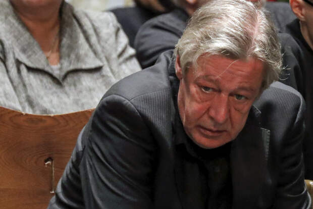 Адвокат Ефремова будет просить о прямой трансляции из зала суда