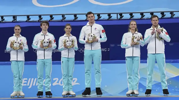 Глава ФФККР оценил победу российских фигуристов в командном турнире на Олимпиаде