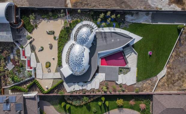 Необычный дом-пузырь Baan Bubble House в Украине