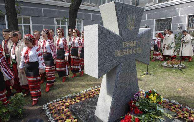 СМИ: Верховная рада законодательно приравняла семьи «небесной сотни» к ветеранам ВОВ СМИ: Верховная рада законодательно приравняла семьи «небесной сотни» к ветеранам ВОВ