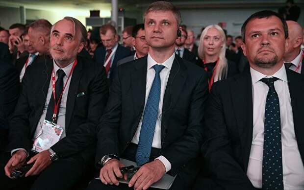 Председатель правления ОАО Российские железные дороги Олег Белозеров на ЭКСПО 1520 Председатель правления ОАО Российские железные дороги Олег Белозеров на ЭКСПО 1520