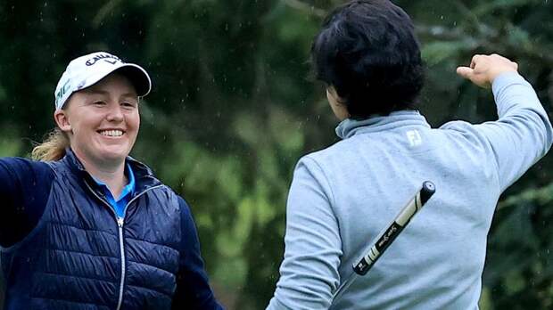 Gemma Dryburgh (left) defeated Becky Brewerton (right) in a play-off 