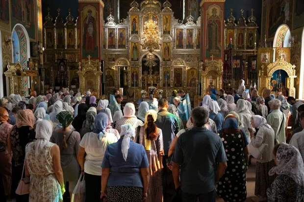 В Церкви объяснили, можно ли донашивать одежду за покойником