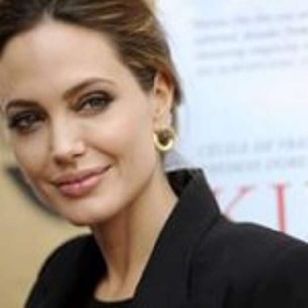 Анджелина Джоли