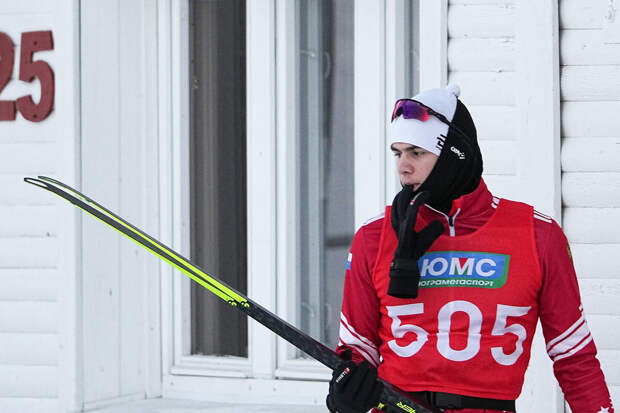 FIS предоставила нейтральный статус российскому лыжнику Денисову