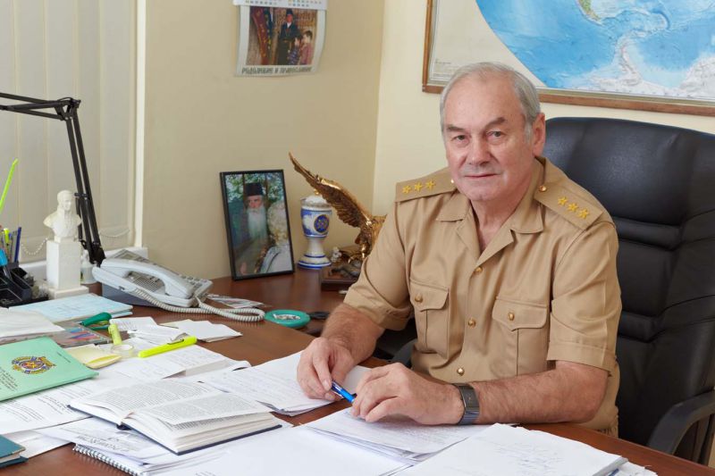 «Русский человек не может чувствовать себя счастливым, если где-то творится несправедливость»