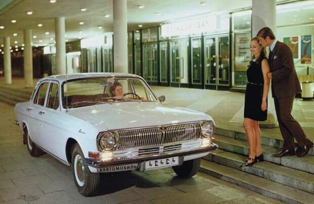 Капсула времени. Американец испытывал "Волгу" 1988 года.
