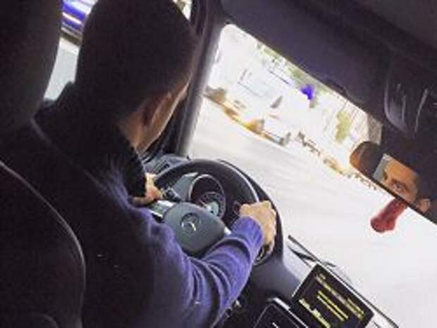 Новость на Newsland: Почему в России богатые могут давить бедных