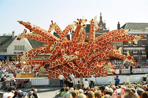 Скульптуры из цветов flowersculptures 8 Грандиозные скульптуры из цветов в голландском Зюндерте