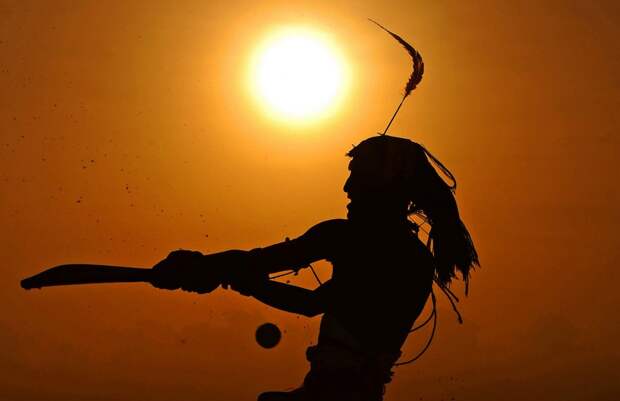 Игрок крикетной команды из племени масаи, фото