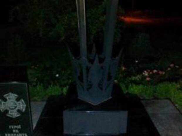 «Видеокамера не помогла» — в Кременчуге разбили памятник «героям АТО»