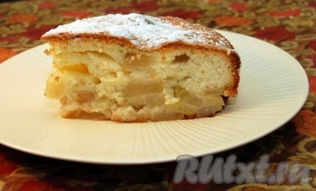 Шарлотка с грушами