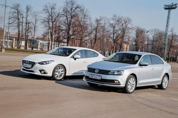 Mazda3 седан Active+ 1.5 (120 л.с.), 6AT (1 255 300 руб.) и VW Jetta Highline 1.4 TSI (150 л.с.) 7DSG (1 477 200 руб.)