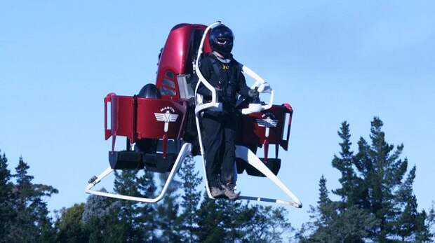 Разработанный инженерами новозеландской компании Martin Jetpack реактивный летательный аппарат поступит в продажу уже в следующем году.