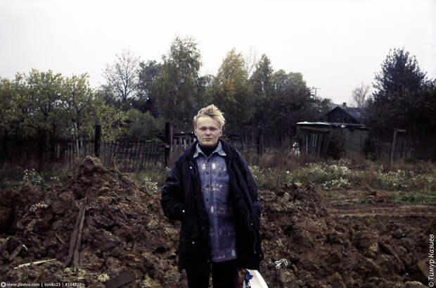 Хипстер из 95-го ) Фото, кстати, сделано в Южном Бутово. Хипстер из 95-го ) Фото, кстати, сделано в Южном Бутово. 90-е, москва, фотографии
