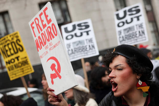 Мужчина с баннером "Руки прочь от Венесуэлы" прервал отчет Рубио перед сенатом