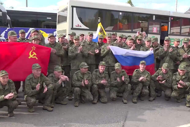 Минобороны показало кадры возвращения российских военных в рамках обмена с Украиной
