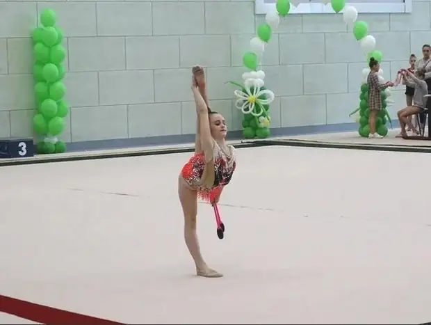 Художественная гимнастика новосибирск тренера. Соревнования по художественной гимнастике. Гимнастика соревнования. Художественная гимнастика новосибирск тренера. Художественная гимнастика новосибирск.